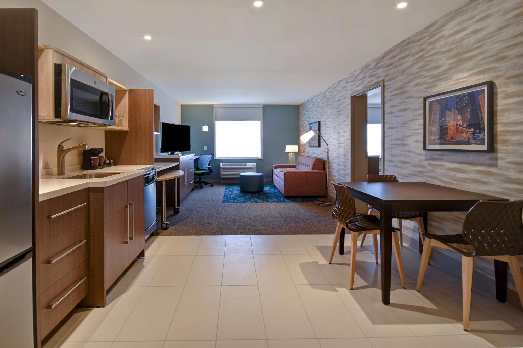 Home2 Suites By Hilton Boston South Bay Екстериор снимка
