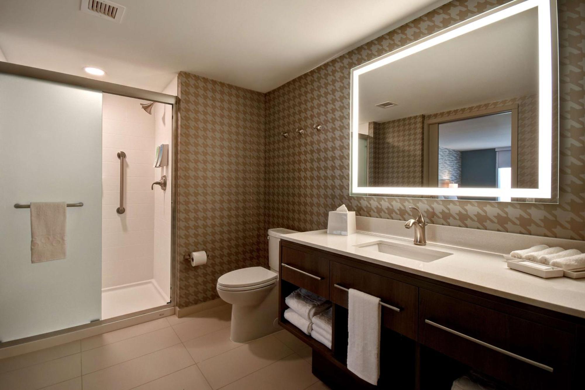 Home2 Suites By Hilton Boston South Bay Екстериор снимка