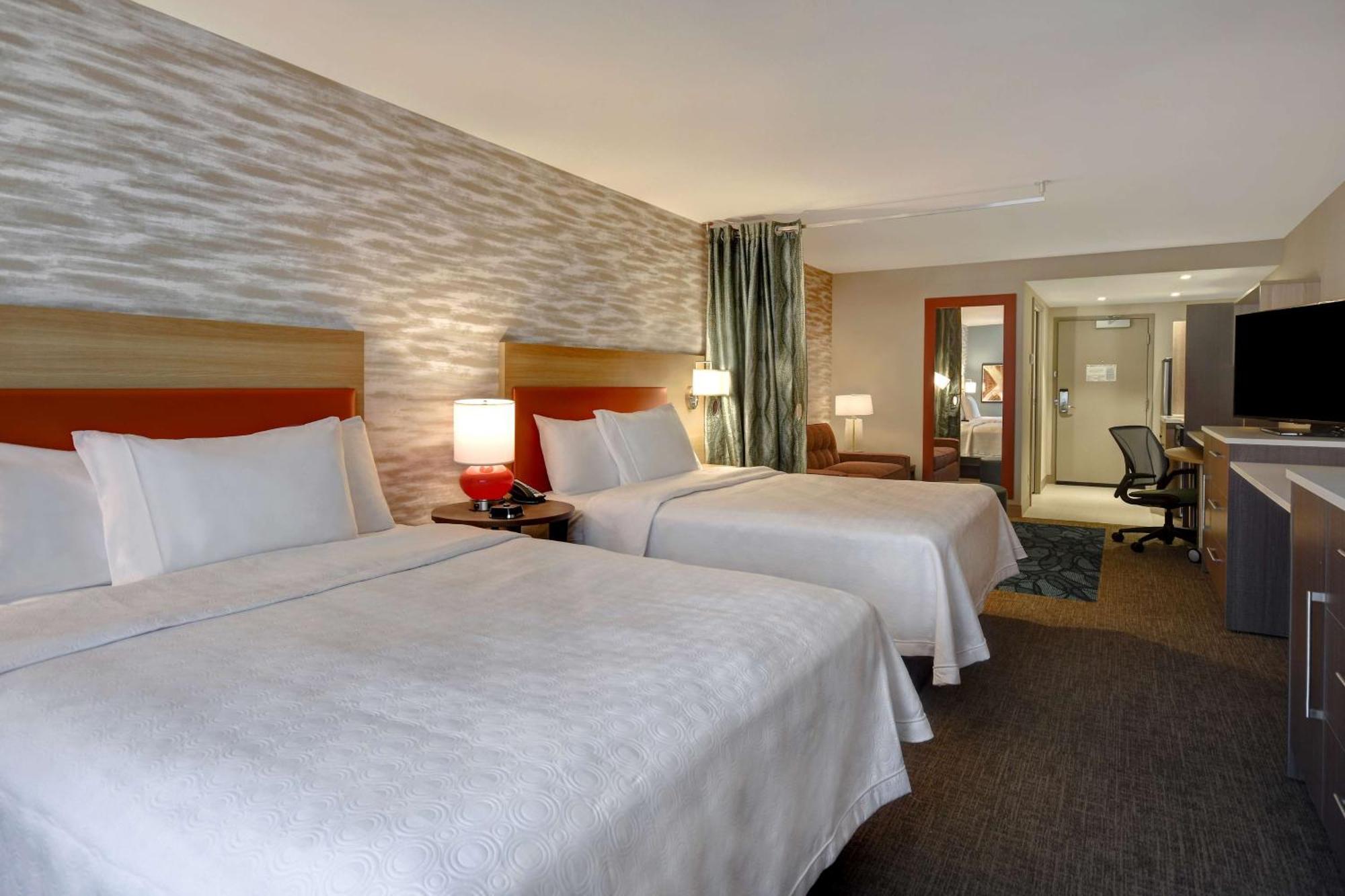 Home2 Suites By Hilton Boston South Bay Екстериор снимка