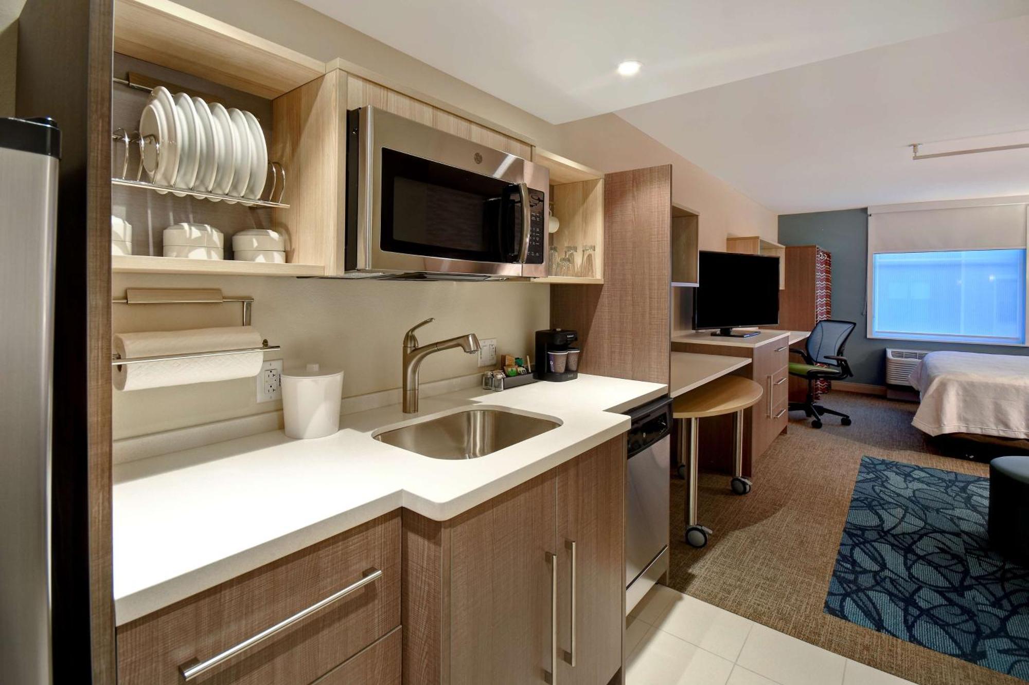 Home2 Suites By Hilton Boston South Bay Екстериор снимка