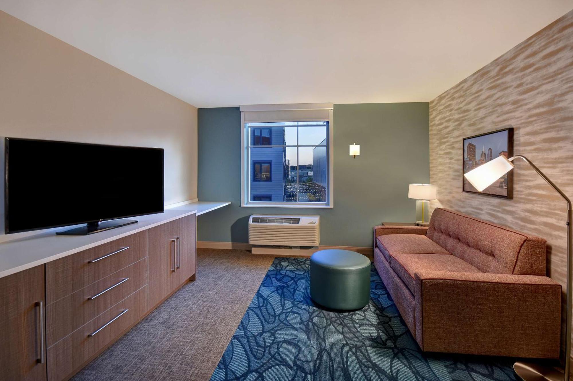 Home2 Suites By Hilton Boston South Bay Екстериор снимка