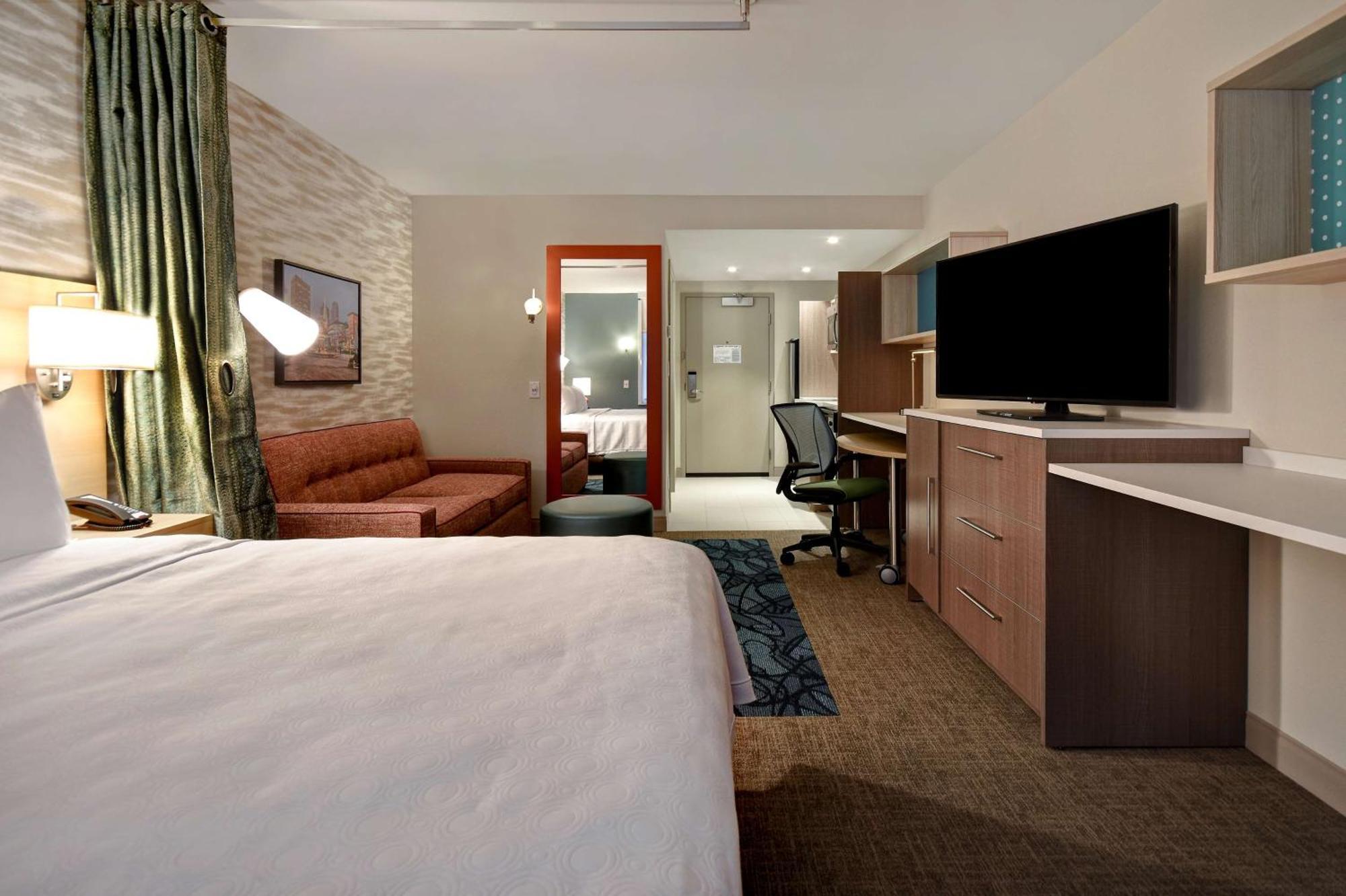 Home2 Suites By Hilton Boston South Bay Екстериор снимка