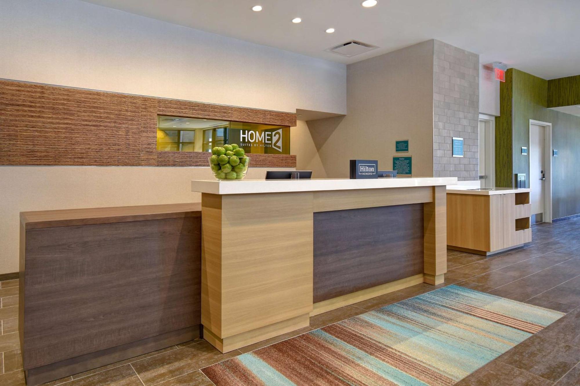 Home2 Suites By Hilton Boston South Bay Екстериор снимка