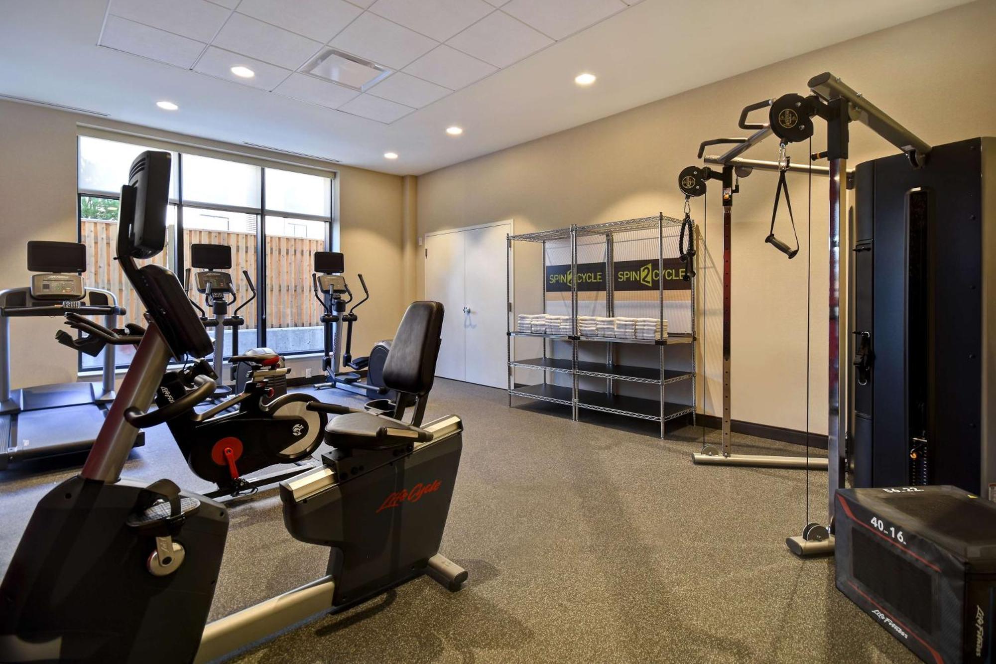 Home2 Suites By Hilton Boston South Bay Екстериор снимка