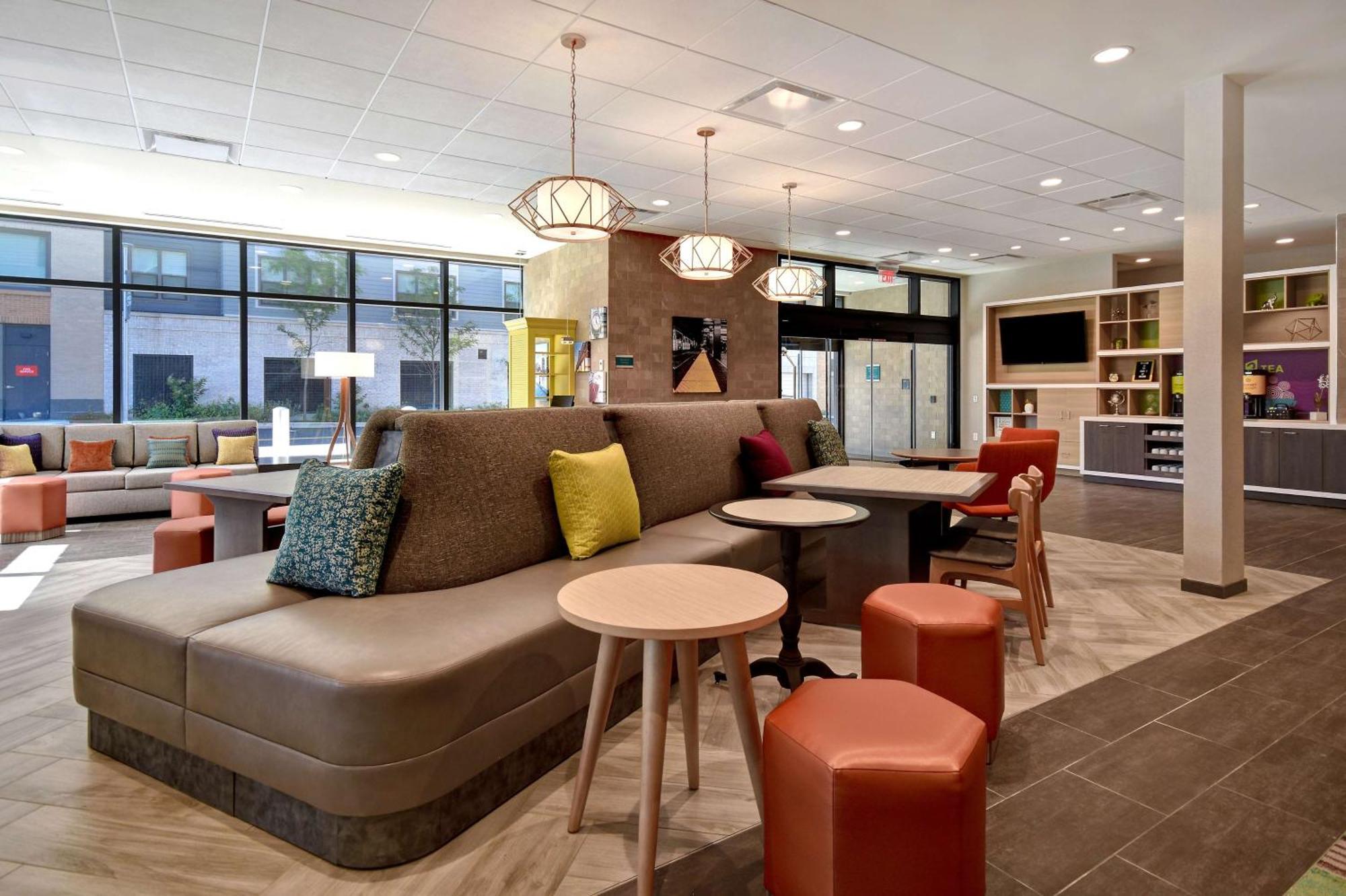 Home2 Suites By Hilton Boston South Bay Екстериор снимка