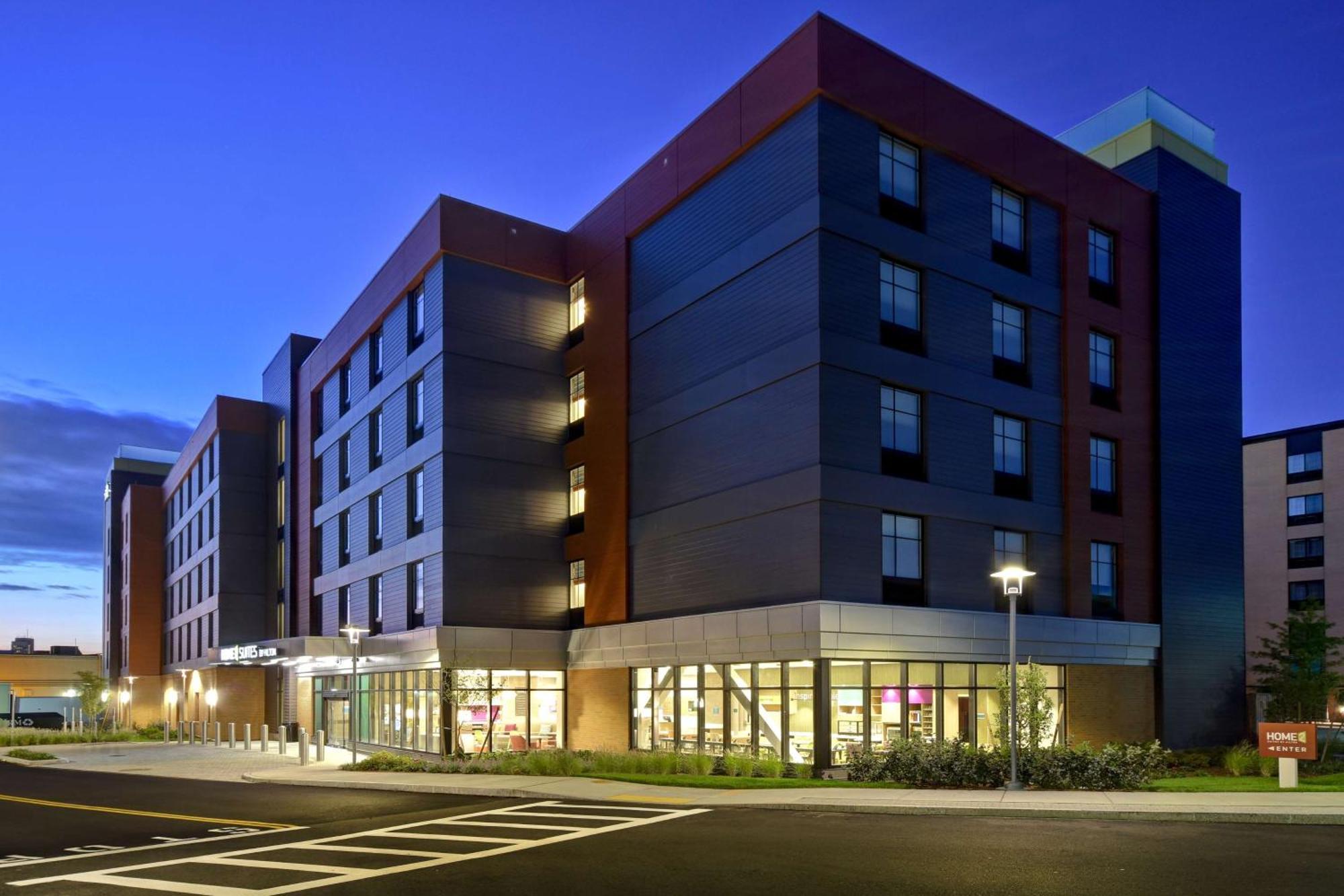 Home2 Suites By Hilton Boston South Bay Екстериор снимка