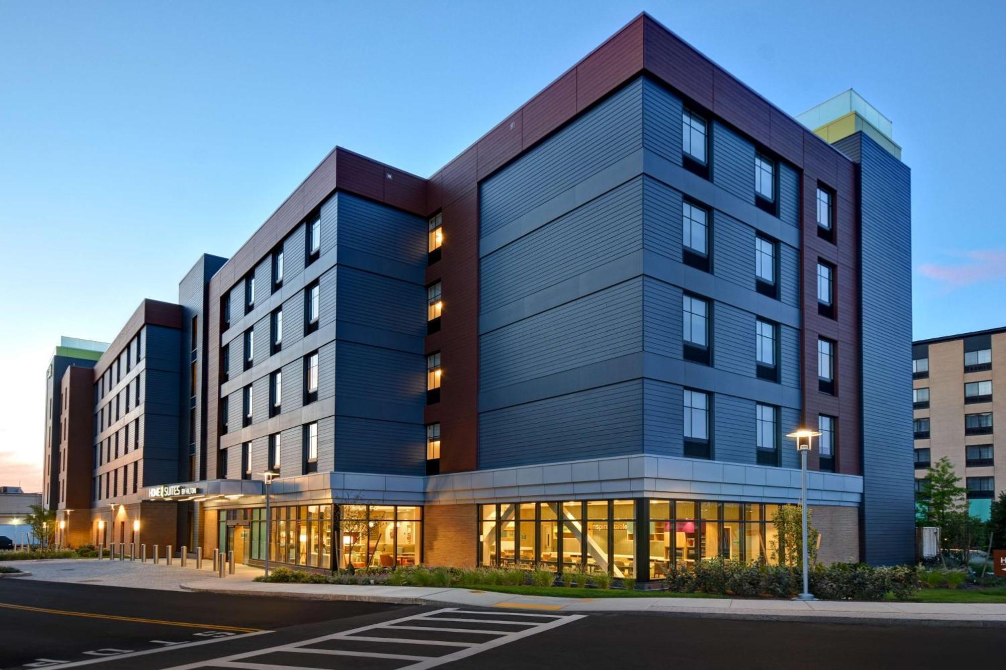 Home2 Suites By Hilton Boston South Bay Екстериор снимка